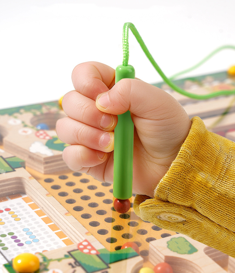 Permainan penyortiran magnetik - Board Game Qwirkle ulasan dan harga